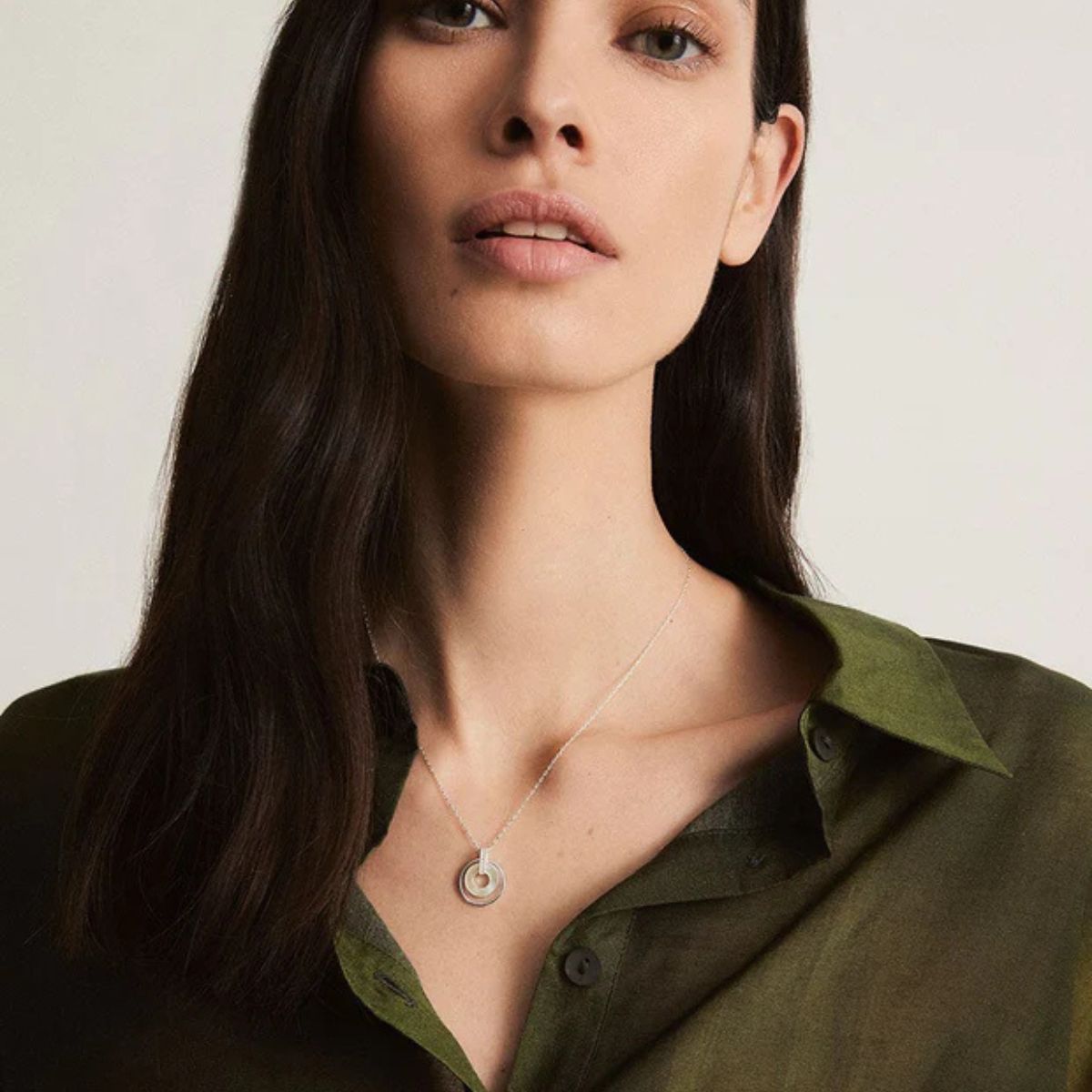 COLGANTE VIDAL & VIDAL DE PLATA DOBLE ARO DE MADREPERLA Y CIRCONITAS X1749038