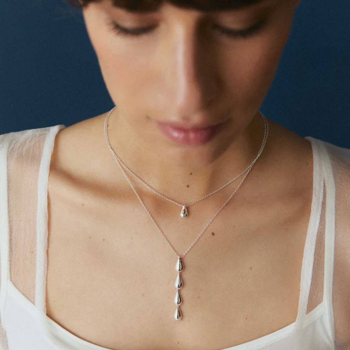 COLGANTE VIDAL & VIDAL BAÑADO EN PLATA FORMA DE GOTA X2733838