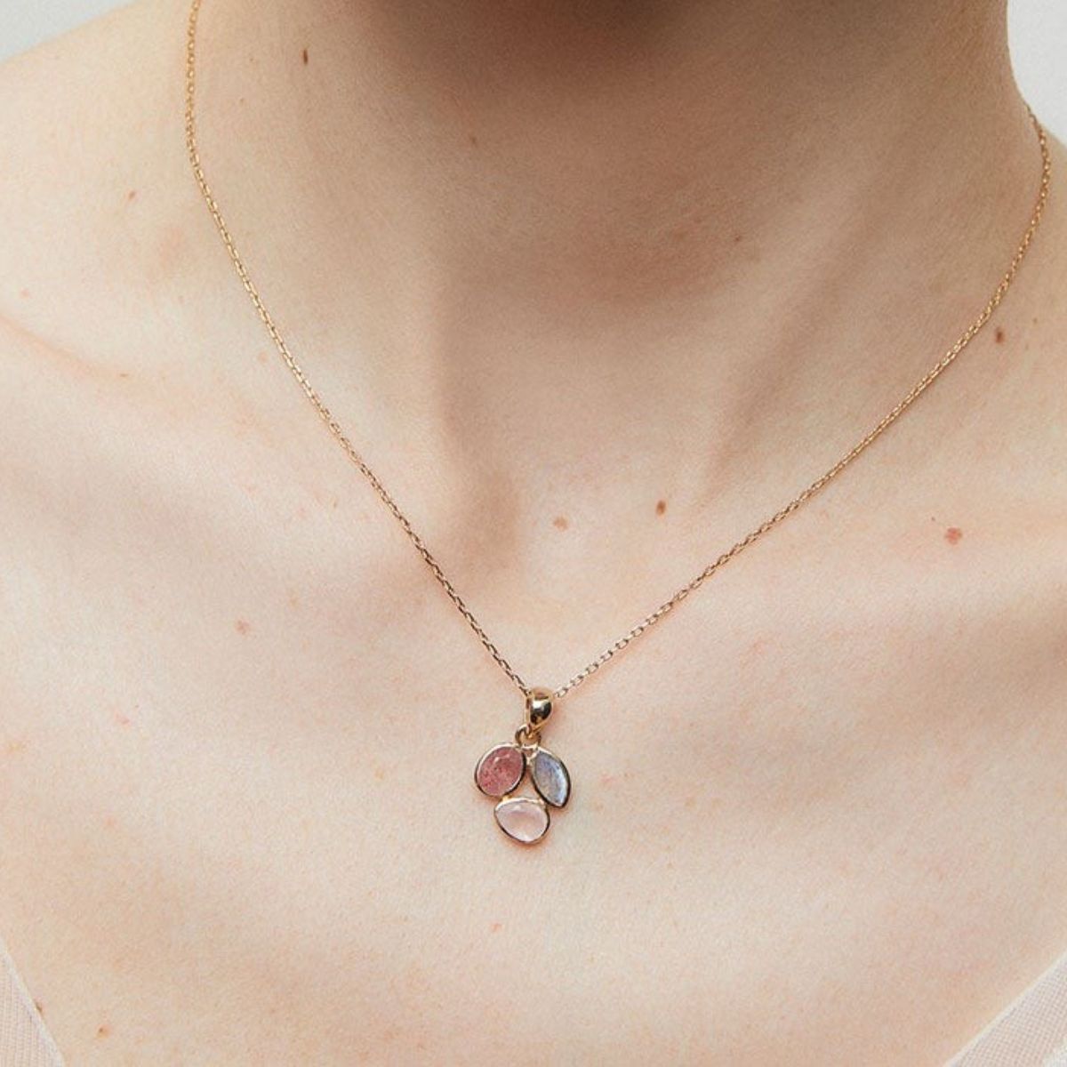 VIDAL & VIDAL PENDANT GOLD PLATED AND NATURAL STONES IN SUBTLE TONES X4797240