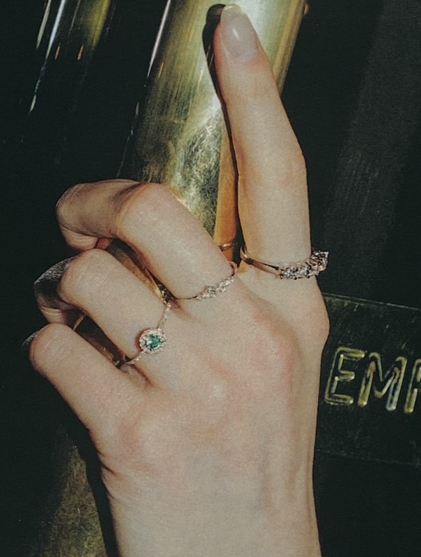 ANILLO DE ORO BLANCO, DIAMANTES Y ESMERALDA LECARRÉ. GA135ES.15 colección GLORY DAYS