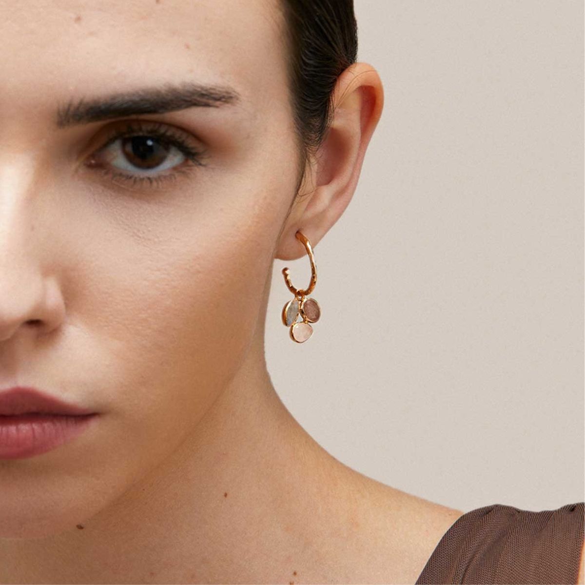 PENDIENTES VIDAL & VIDAL BAÑADOS EN ORO CON PIEDRAS NATURALES X47143A