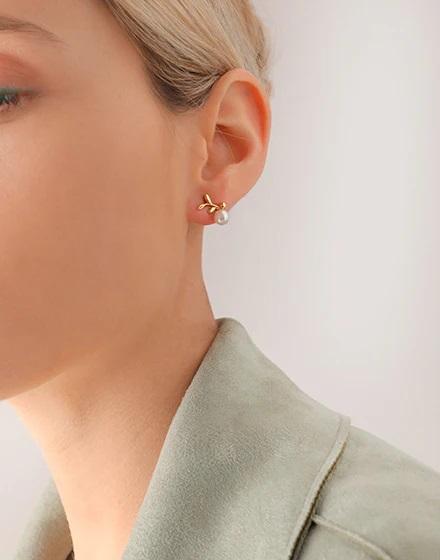 PENDIENTES MAJORICA DE PLATA BAÑADA EN ORO 18K Y PERLA 6mm 16585.01.1.E00.000.1 1