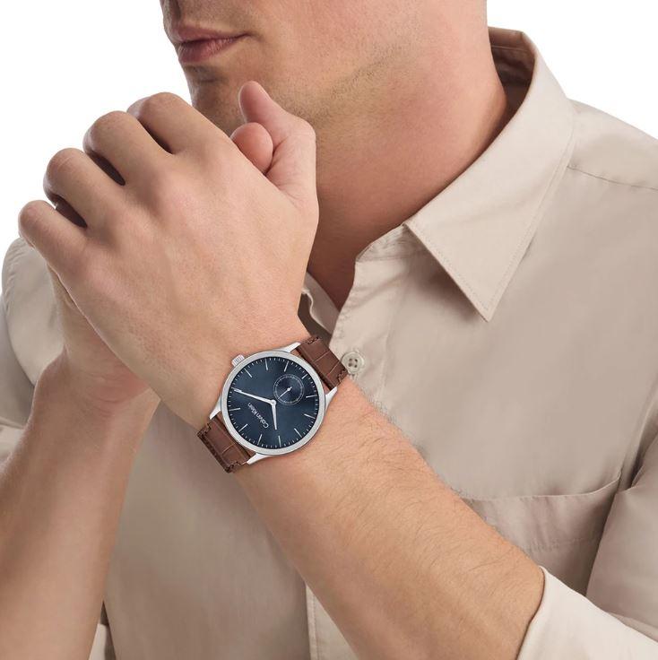 RELOJ CALVIN KLEIN TAILORED 42mm CON CORREA DE PIEL MARRON Y ESFERA AZUL 25200552