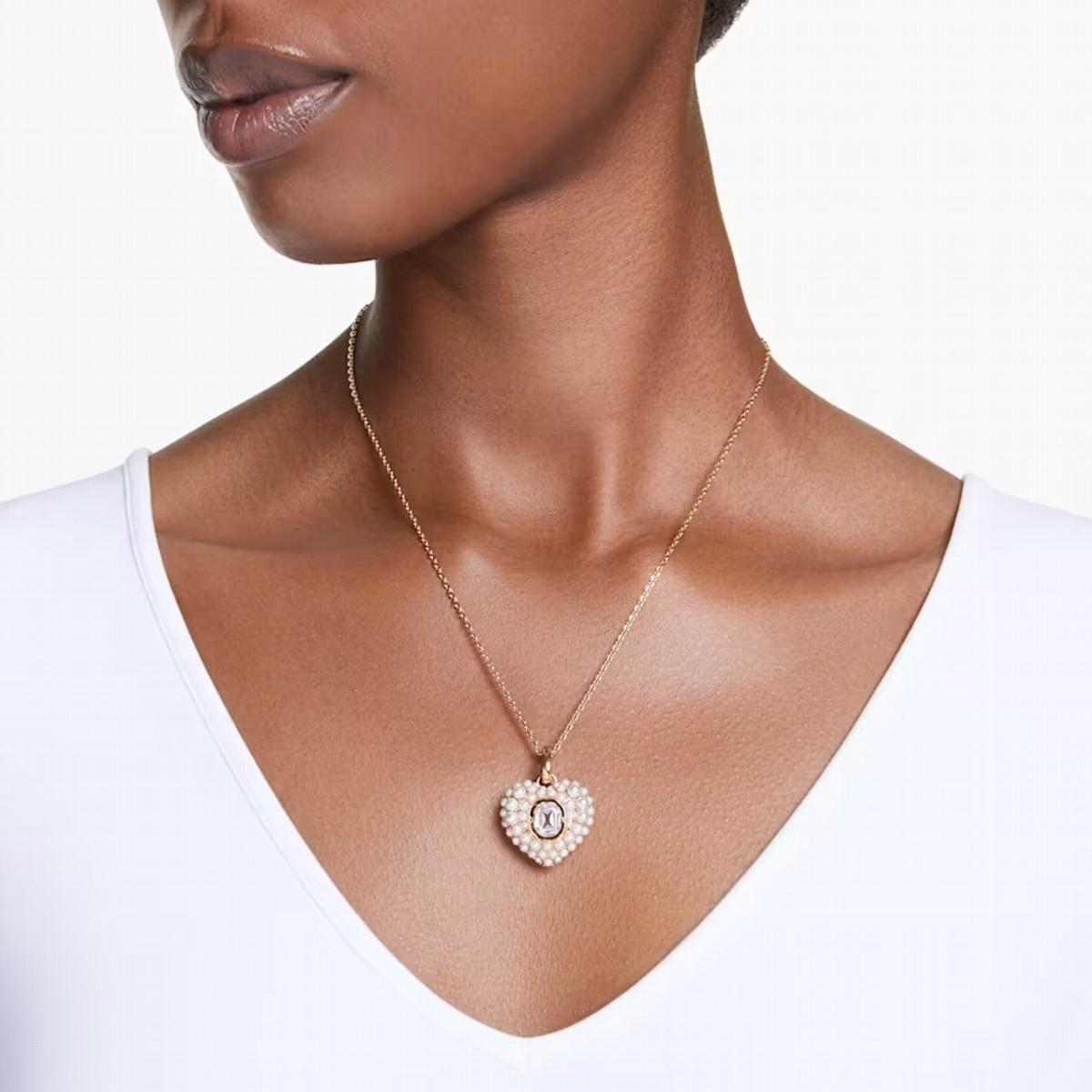SWAROVSKI HYPERBOLA PENDANT WITH WHITE HEART AND PEARLS 5680399