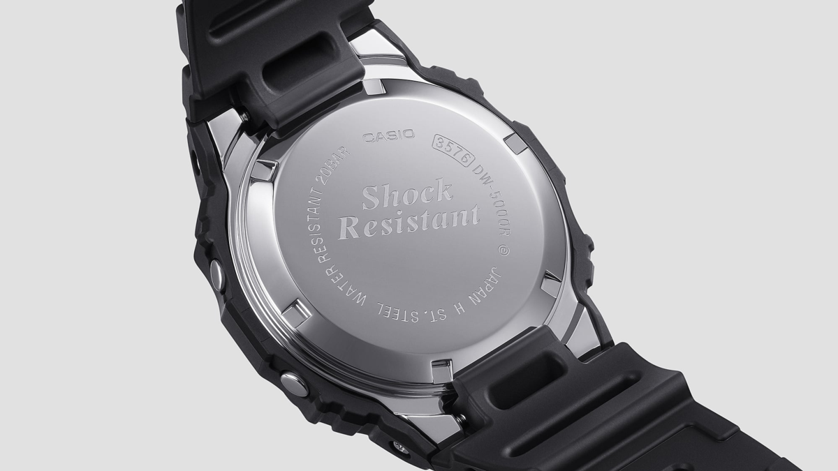 Casio DW-5000R-1AER watch, a tribute to the original G-shock 1
