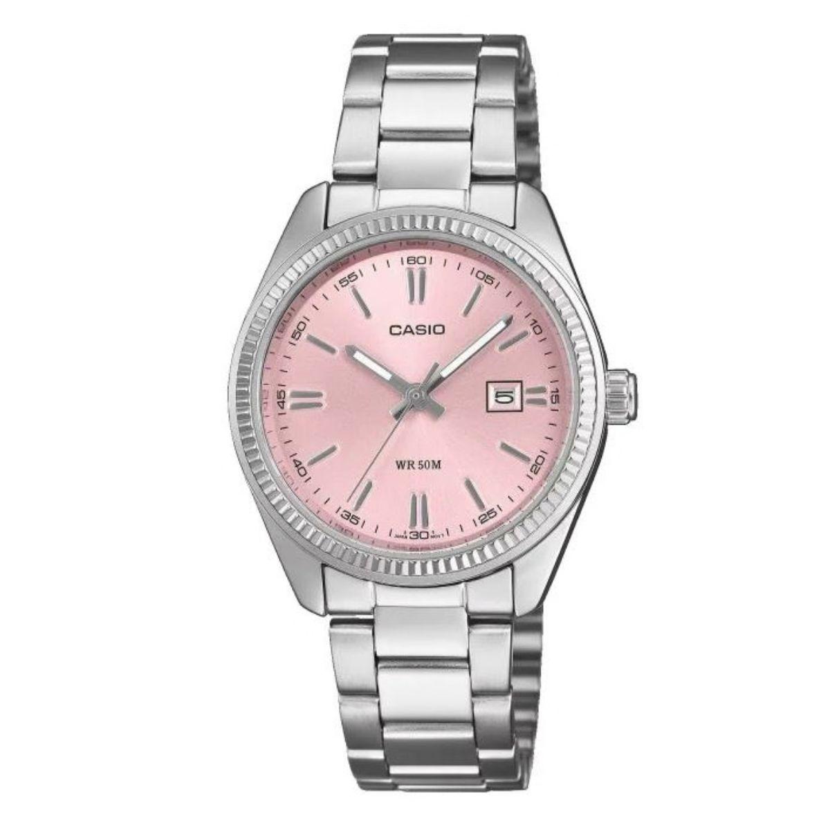 Reloj Casio Collection color plateado con esfera rosa para mujer