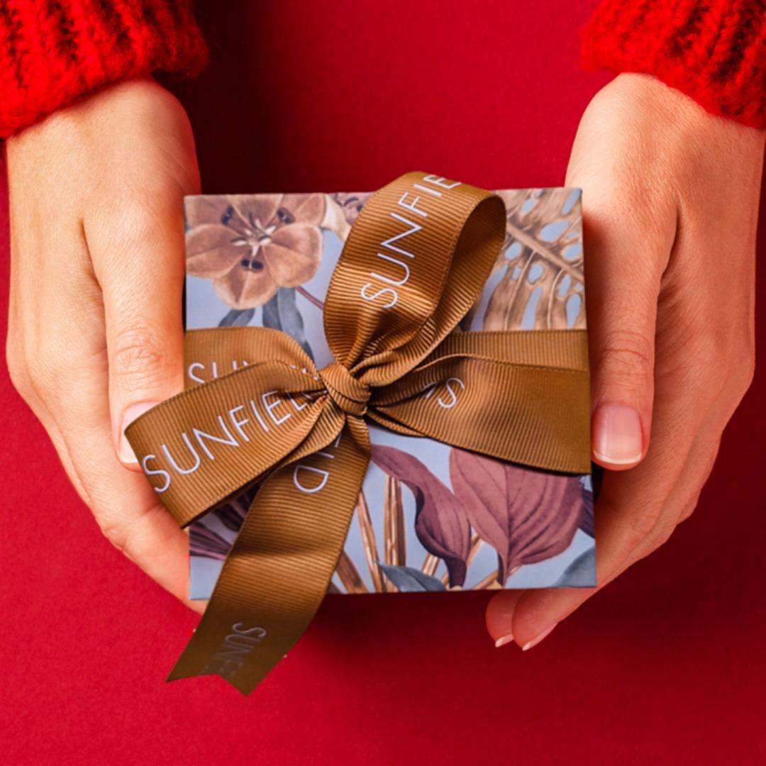 COLLAR SUNFIELD DE PLATA BAÑADA EN ORO ROSA OXIDADA CON HEMATITAS VERDES, BOLAS DE CUARZO Y CIRCONITAS BLANCAS CL065510