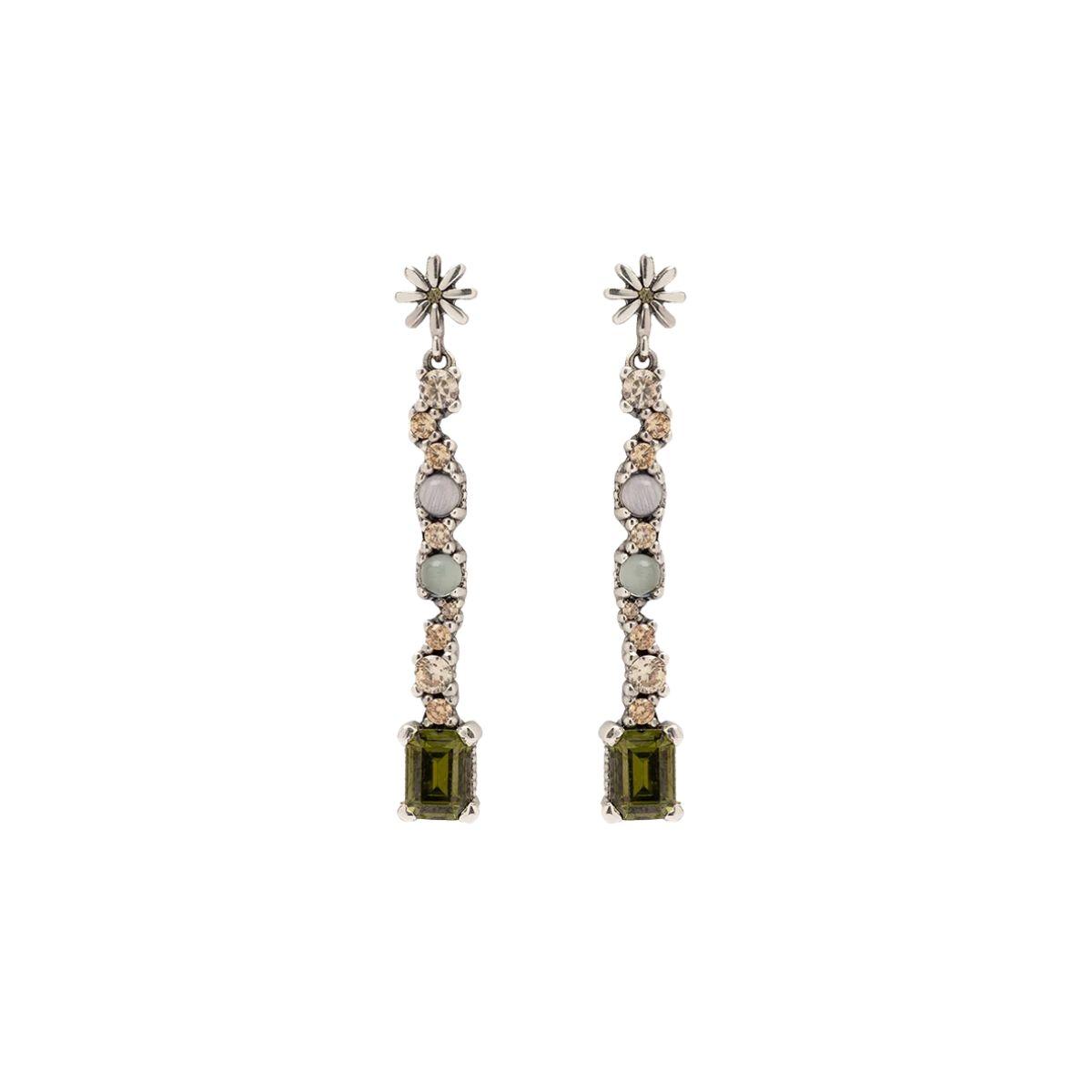 Arracades Sunfield allargades de plata amb pedres en tons peridot, cava i tons suaus, de la col·lecció Samarkanda, una joia artesanal, refinada i plena de personalitat.