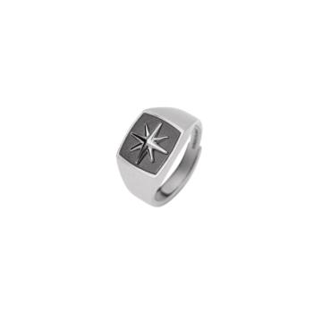Anillo mabina ajustable de plata rodiada, arenada y bruñida con rosa de los vientos.