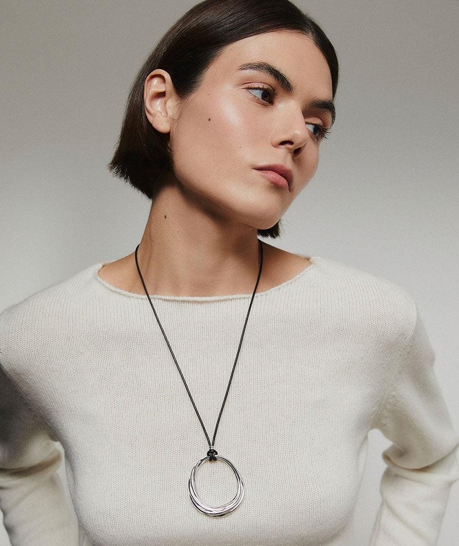 COLGANTE VIDAL Y VIDAL BAÑADO EN PLATA CON CADENA DE NYLON X2793960