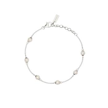 Pulsera ajustable de plata rodiada con cadena rolo y perlas cultivadas.